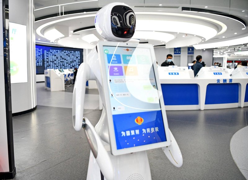 在信息化浪潮席卷而来的今天，数字政务一体化平台的搭建成为了提升政府工作效率和公共服务水平的重要手段。本文将从行业趋势出发，通过分析当前市场上的主流产品与解决方案，为城市管理者提供一份详细的数字政务一体化平台官网选择指南。